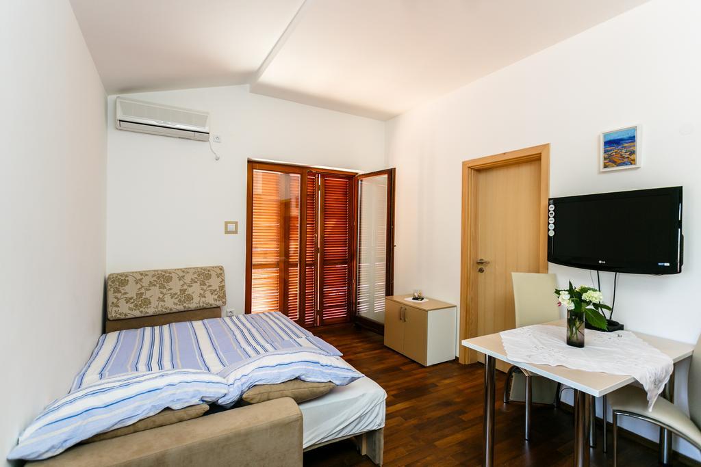 Apartments Josip Pinezici  Phòng bức ảnh