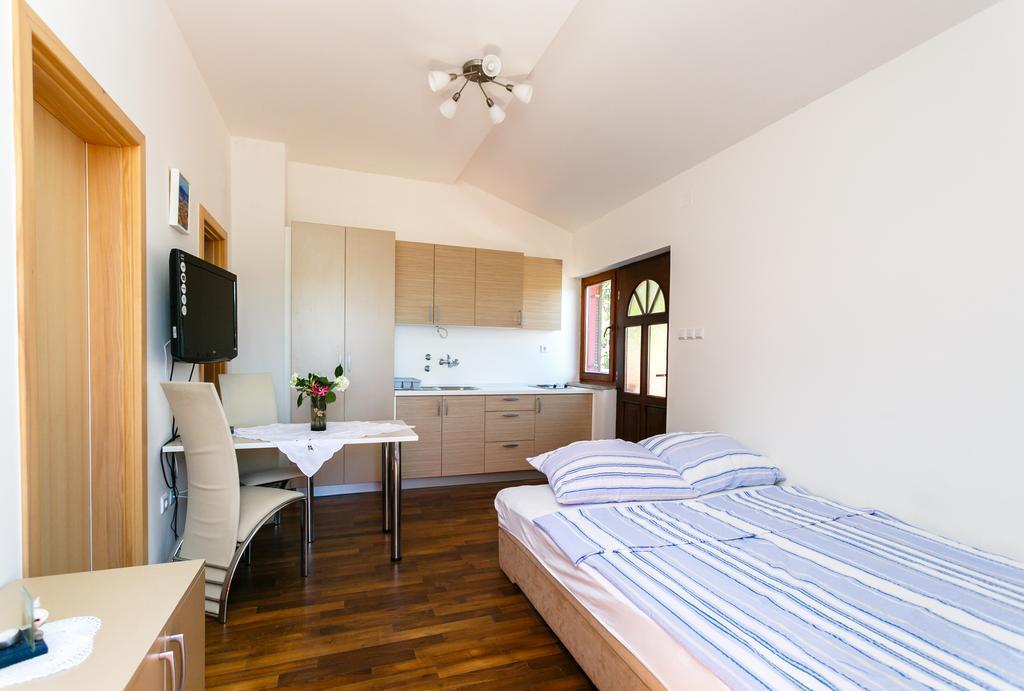 Apartments Josip Pinezici  Phòng bức ảnh